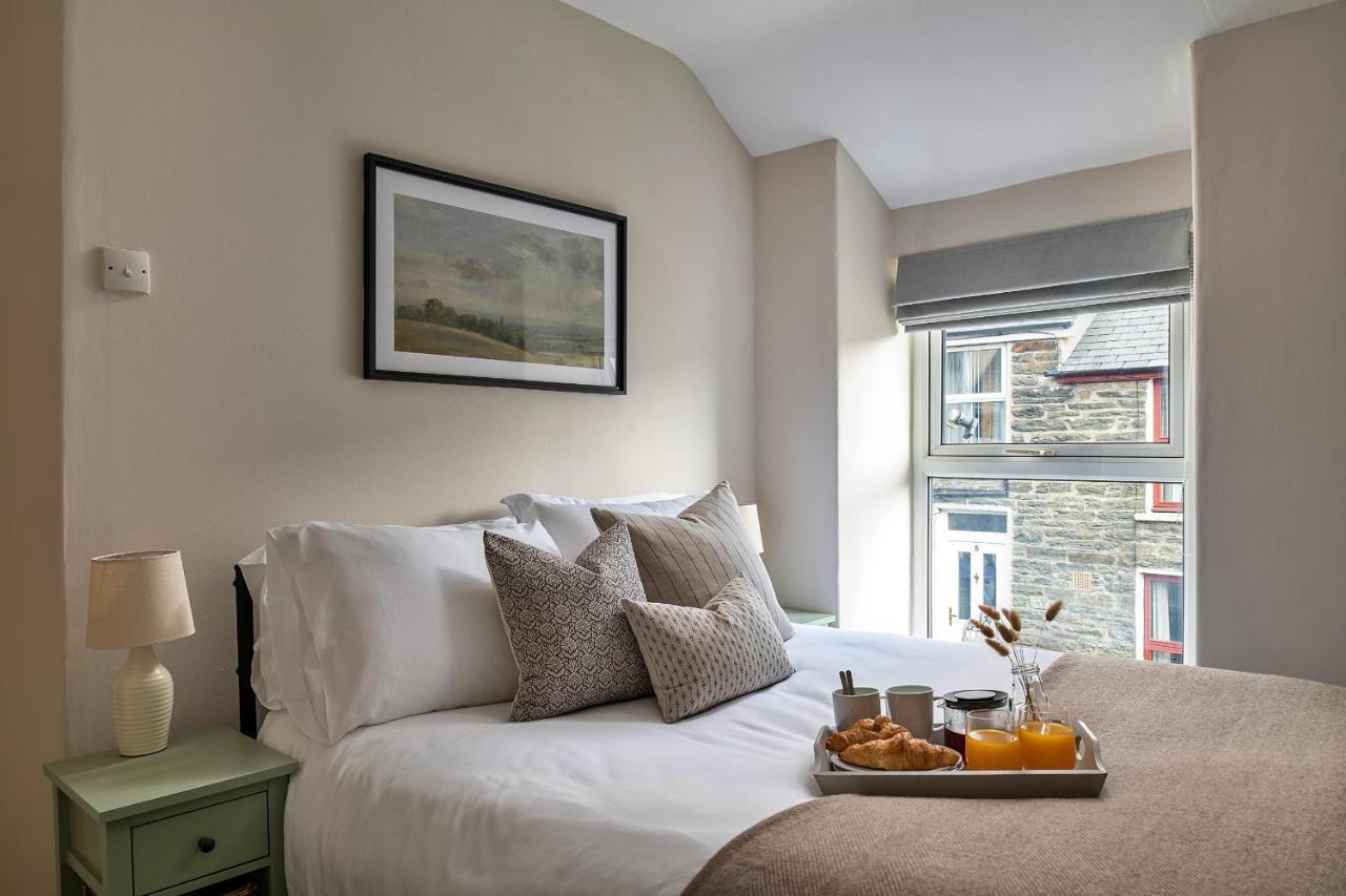 Finest Retreats - Bwthyn Llechi, Slate Cottage 布莱奈费斯蒂尼奥格 外观 照片