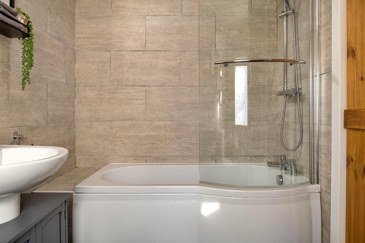Finest Retreats - Bwthyn Llechi, Slate Cottage 布莱奈费斯蒂尼奥格 外观 照片